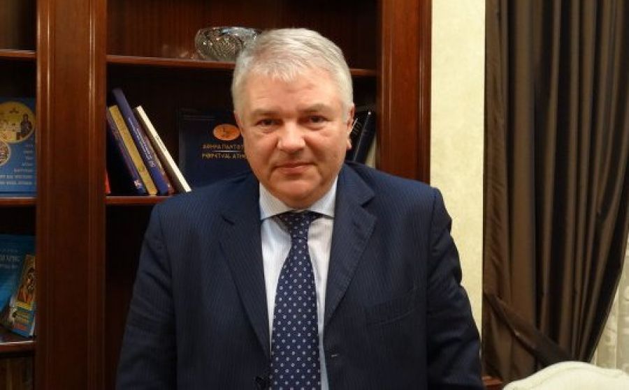 Алексей Мешков прибывает на Кипр