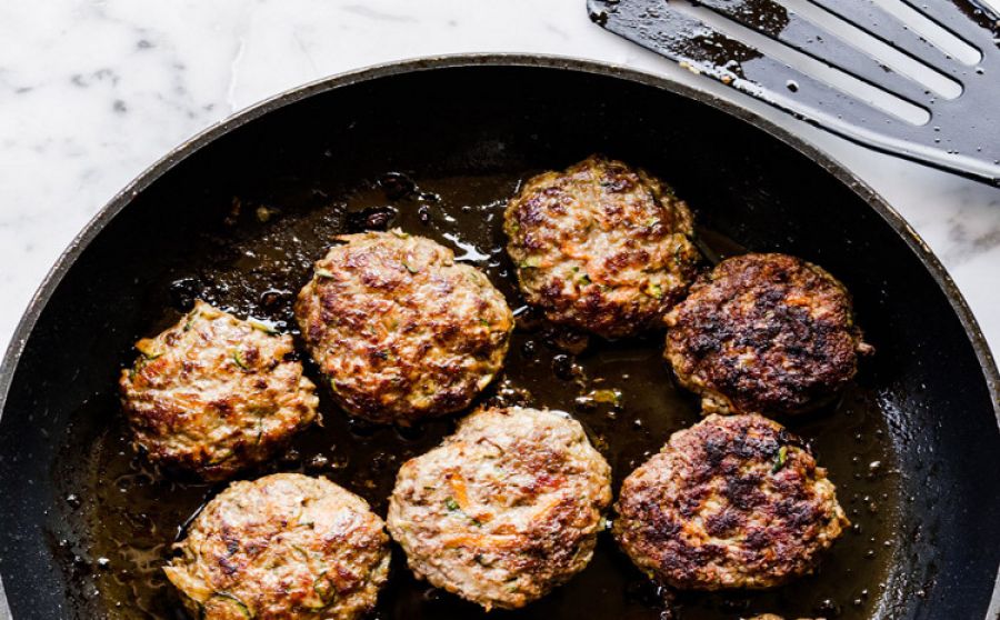 Мясные биточки с овощами