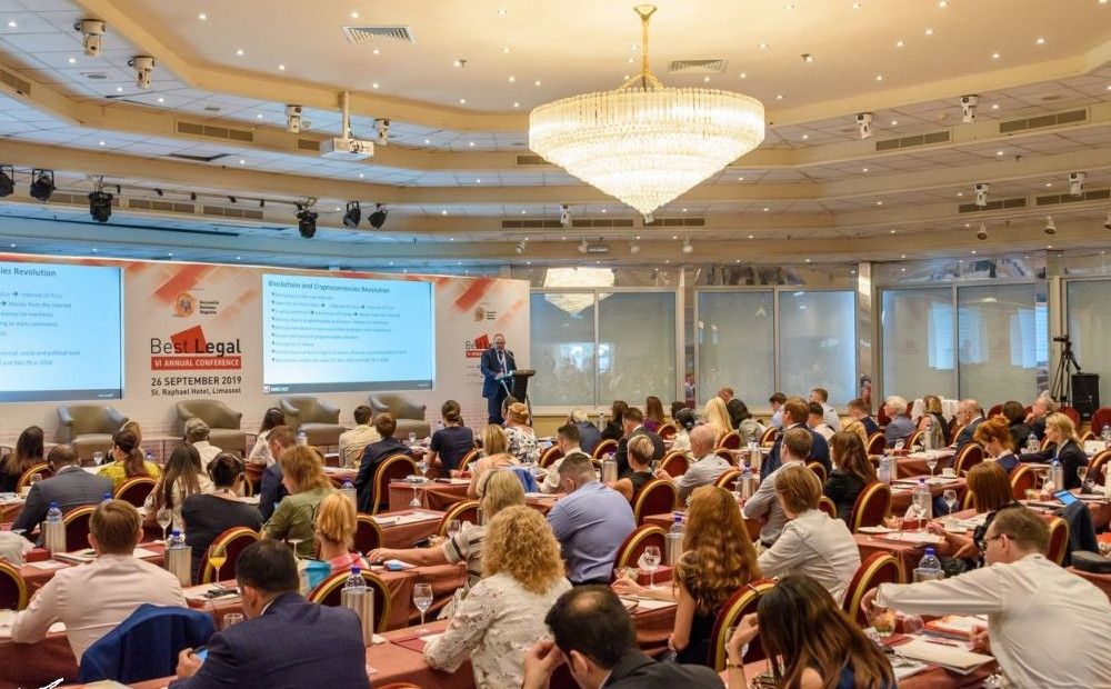 Встреча в формате B2B: юристы и руководители бизнеса