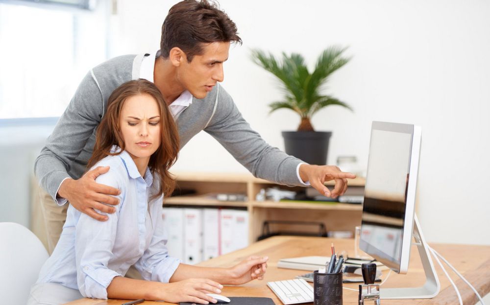 Как бороться с домогательством на работе?