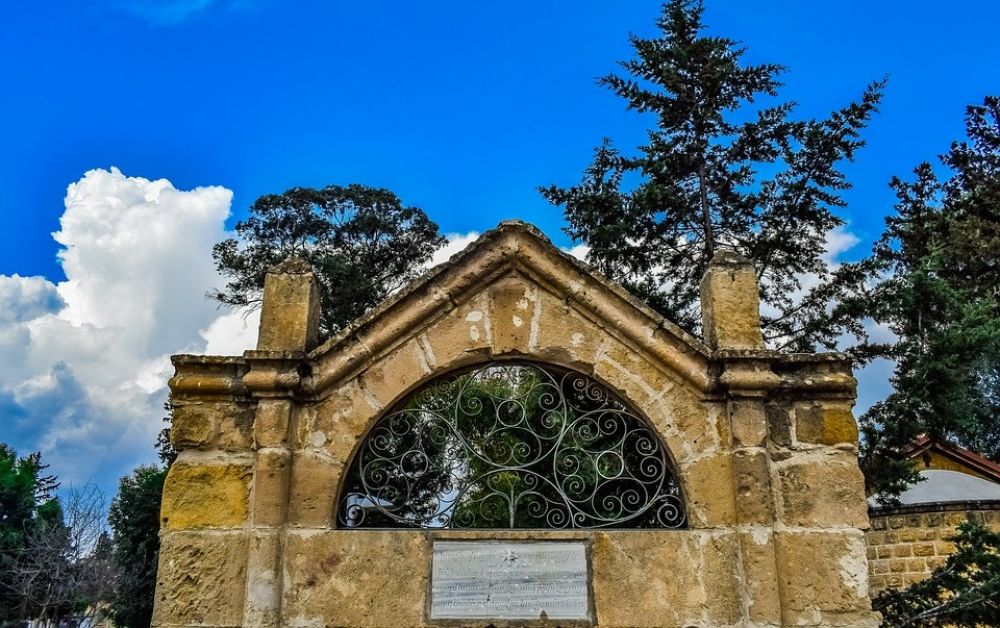 Исторический некрополь у Зеленой линии