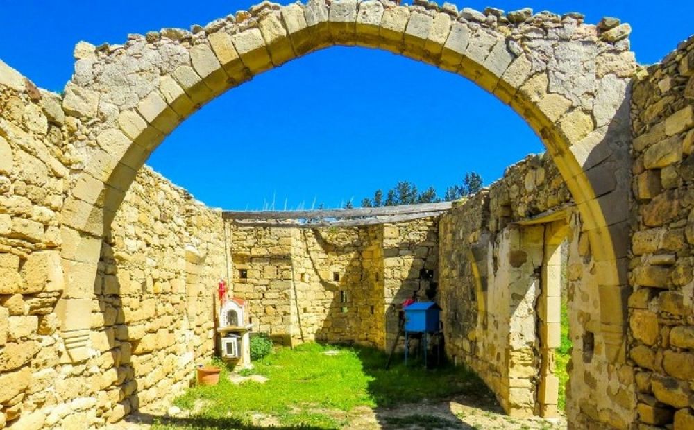 6 самых необычных храмов Пафоса